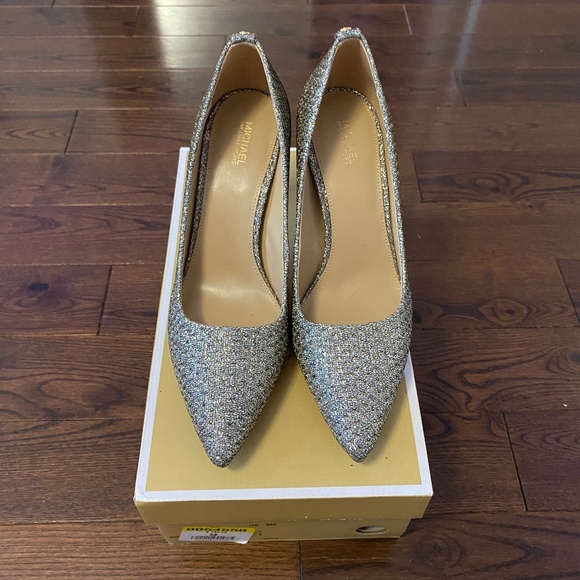 Michael Kors Shoes - Michael Kors Gold/Silver Pumps 9